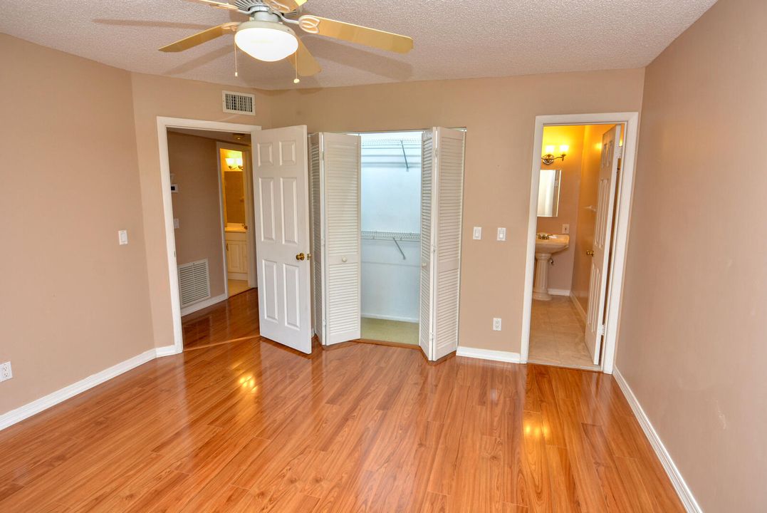 For Sale: $195,000 (2 beds, 2 baths, 1014 Square Feet)