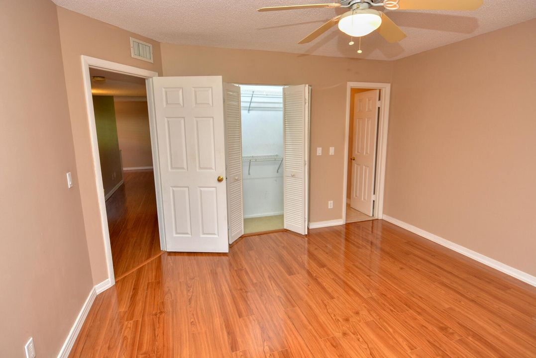 For Sale: $195,000 (2 beds, 2 baths, 1014 Square Feet)