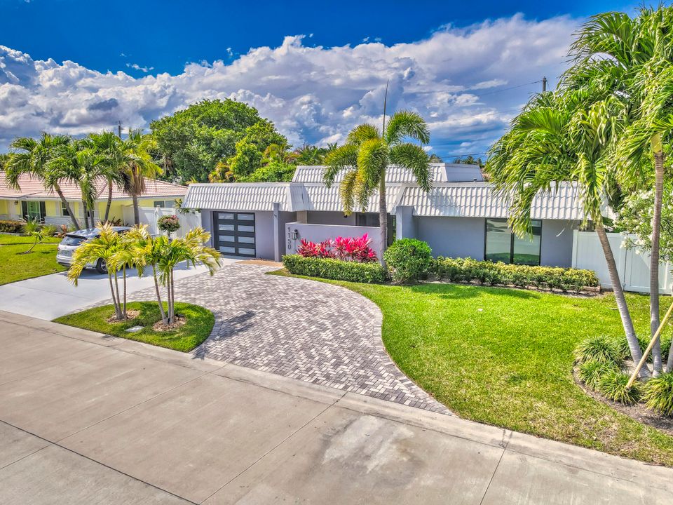 For Sale: $1,175,000 (3 beds, 2 baths, 2036 Square Feet)