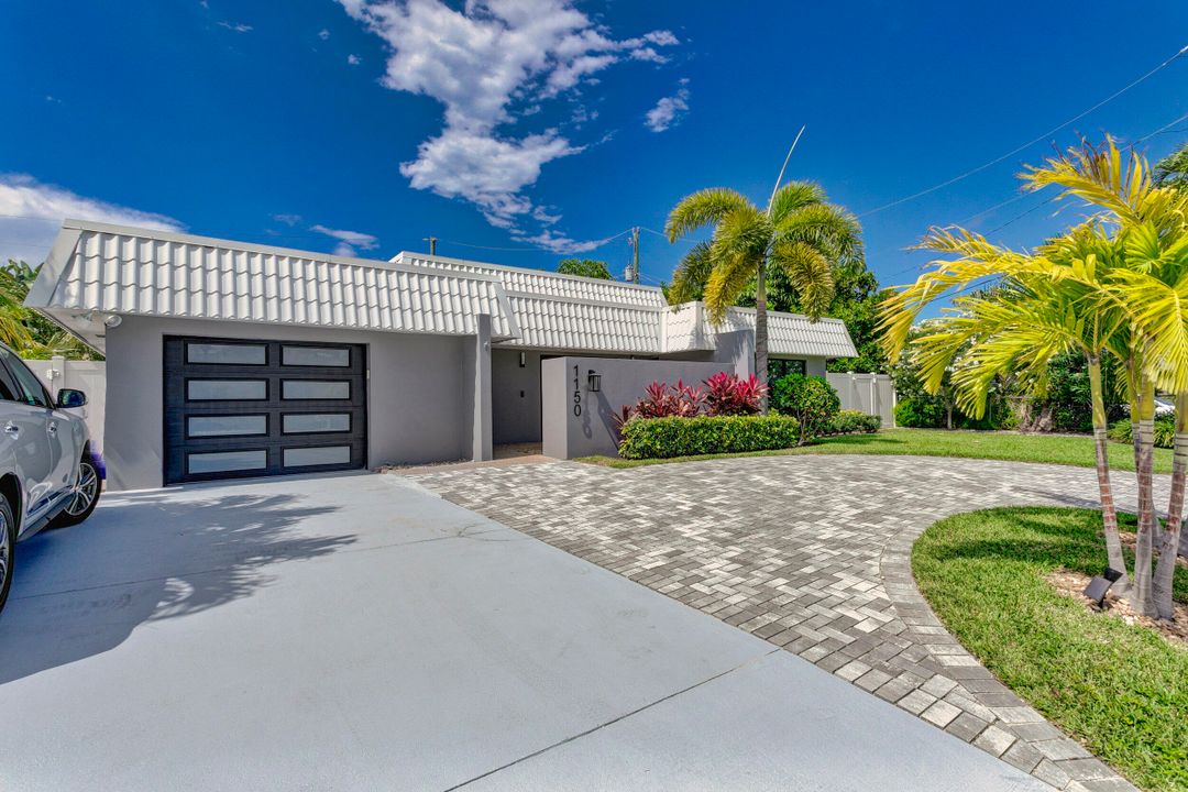 For Sale: $1,175,000 (3 beds, 2 baths, 2036 Square Feet)