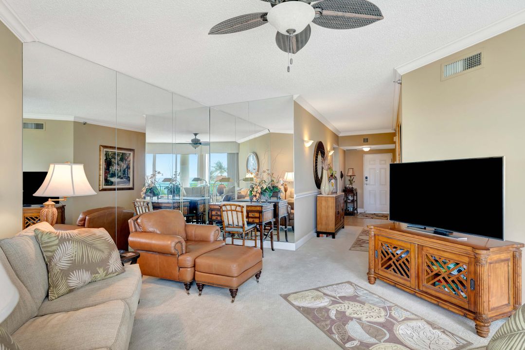 For Sale: $1,149,000 (2 beds, 2 baths, 1340 Square Feet)