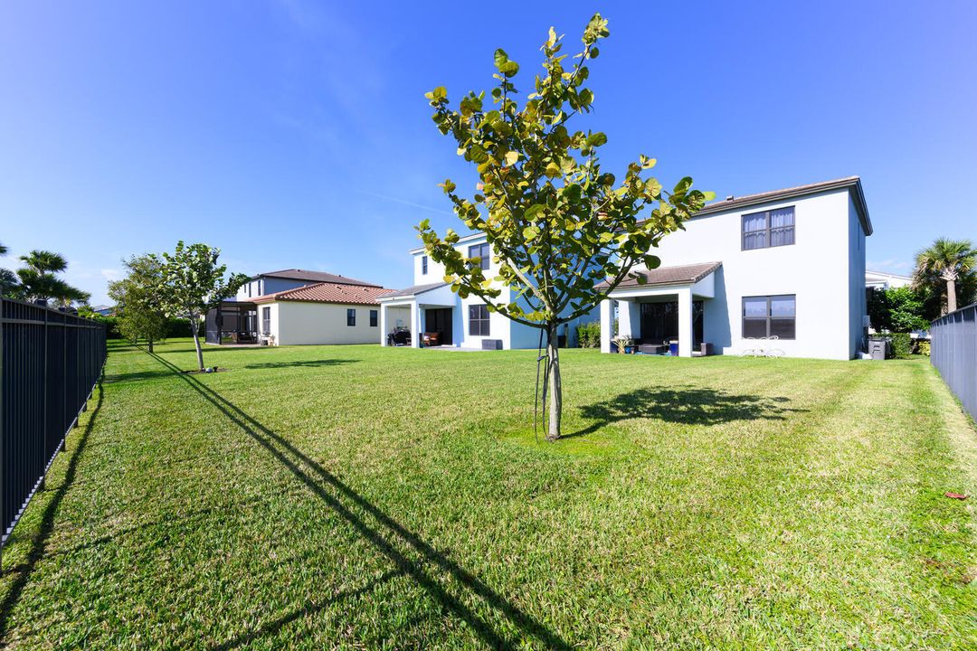 For Sale: $599,000 (3 beds, 2 baths, 1881 Square Feet)