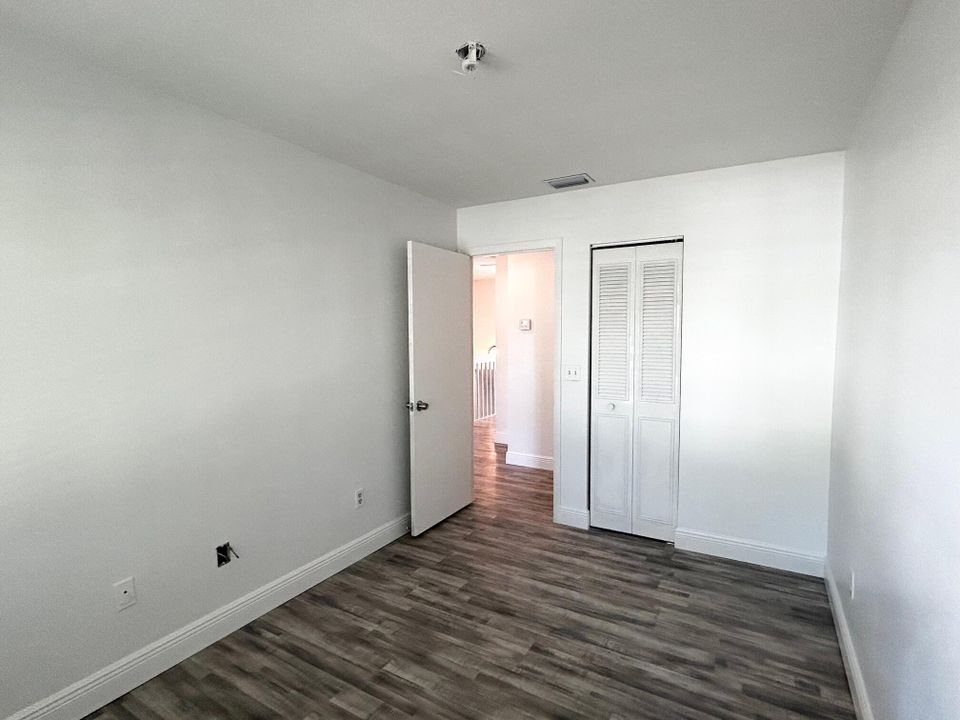 For Rent: $2,500 (3 beds, 2 baths, 1396 Square Feet)