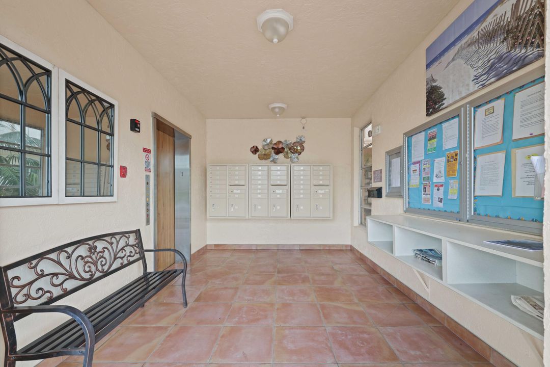 For Sale: $314,900 (2 beds, 2 baths, 1070 Square Feet)