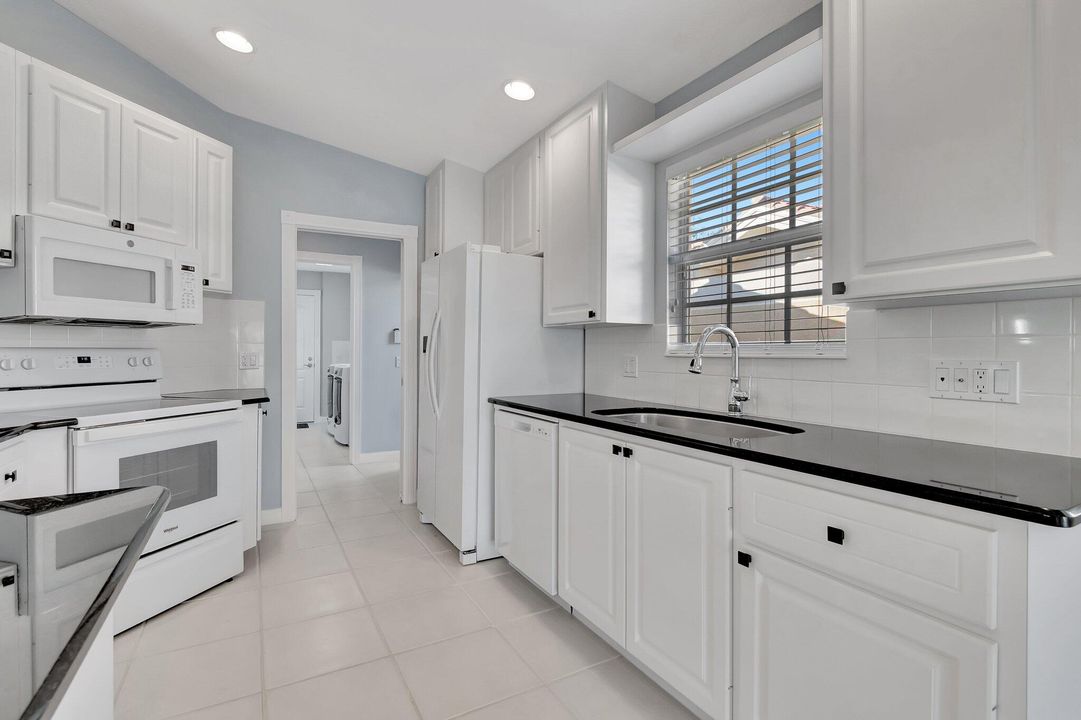 For Sale: $554,900 (2 beds, 2 baths, 1680 Square Feet)