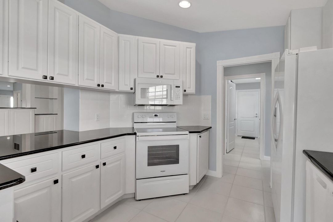 For Sale: $554,900 (2 beds, 2 baths, 1680 Square Feet)