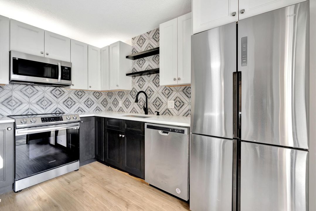 For Sale: $390,000 (2 beds, 2 baths, 1236 Square Feet)