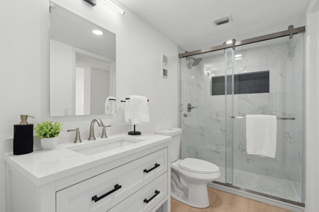 For Sale: $335,000 (2 beds, 2 baths, 1230 Square Feet)