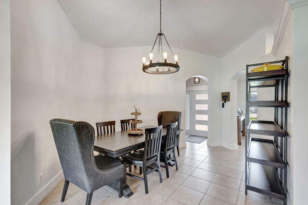 For Sale: $685,000 (3 beds, 2 baths, 1562 Square Feet)