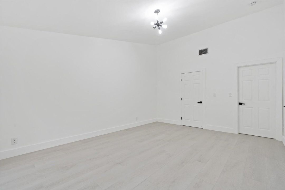 For Sale: $399,000 (2 beds, 2 baths, 1516 Square Feet)