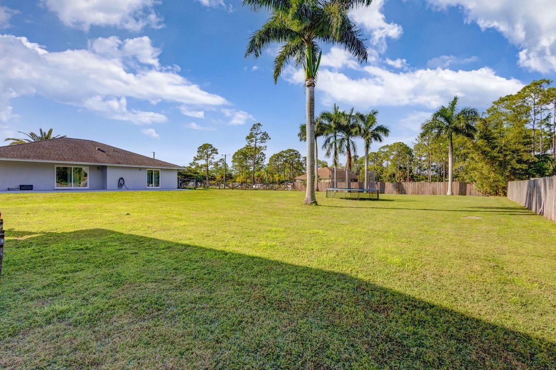 For Sale: $685,000 (3 beds, 2 baths, 1562 Square Feet)