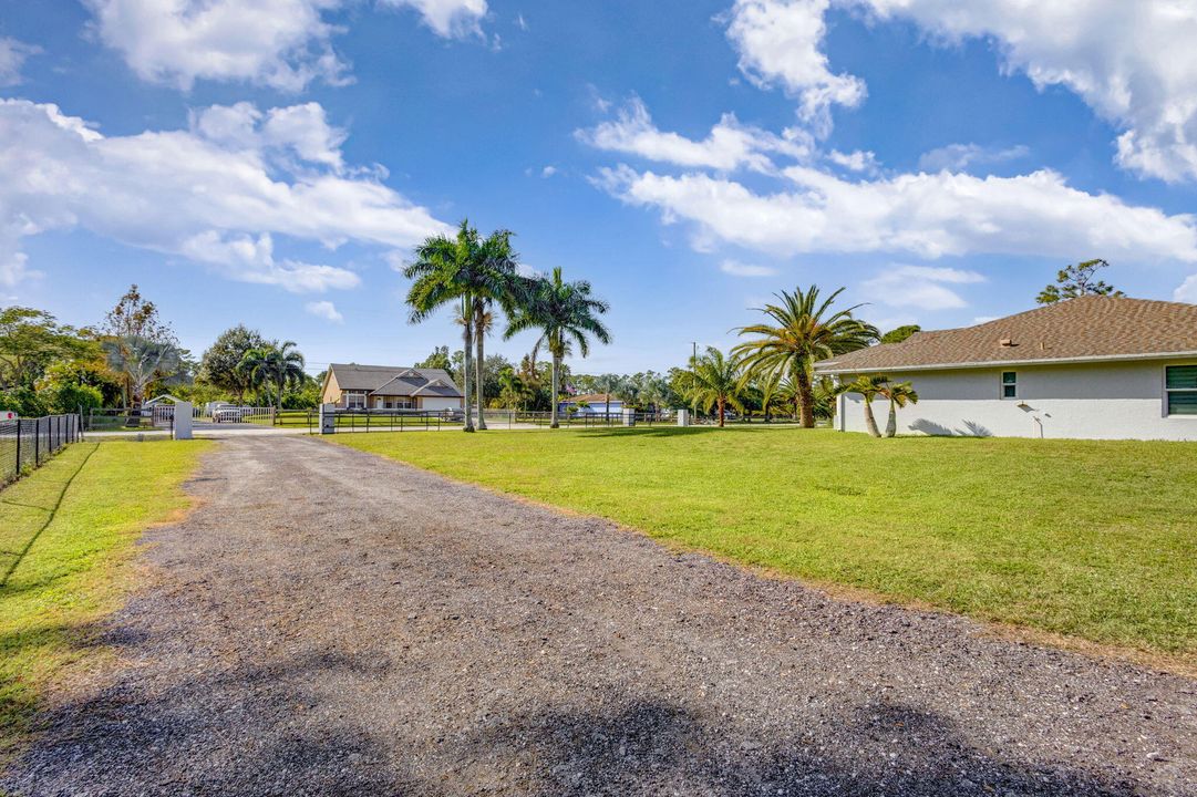 For Sale: $685,000 (3 beds, 2 baths, 1562 Square Feet)