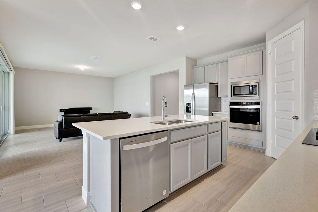 For Sale: $463,750 (3 beds, 2 baths, 2190 Square Feet)