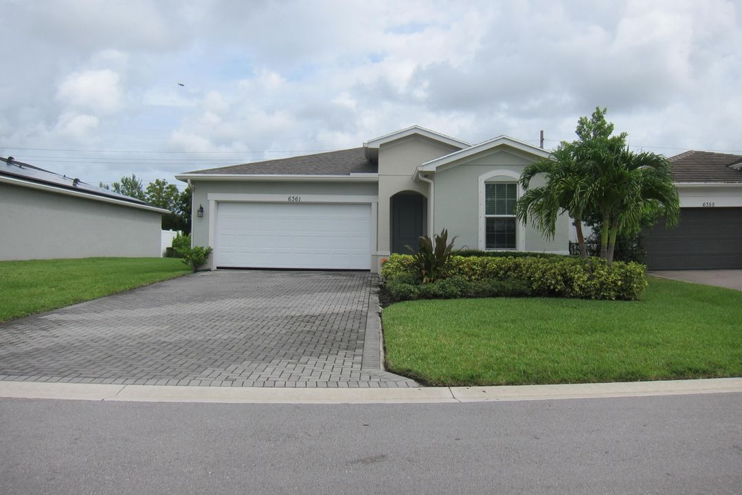 For Sale: $585,000 (3 beds, 2 baths, 1863 Square Feet)