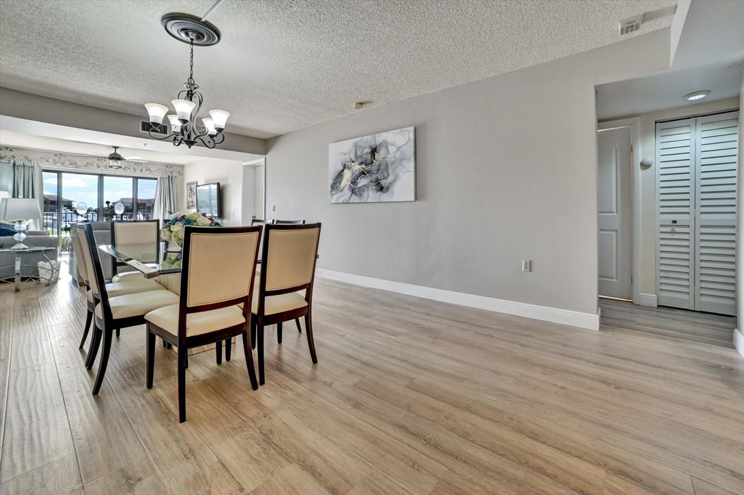 For Sale: $575,900 (2 beds, 2 baths, 1385 Square Feet)