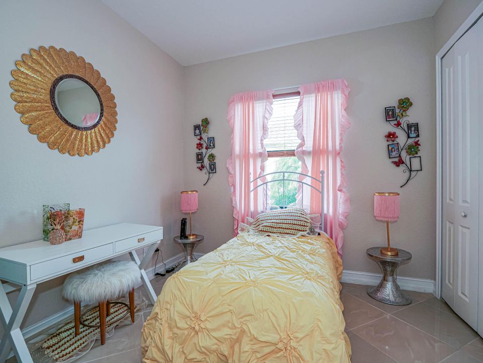 For Sale: $499,000 (3 beds, 2 baths, 1809 Square Feet)