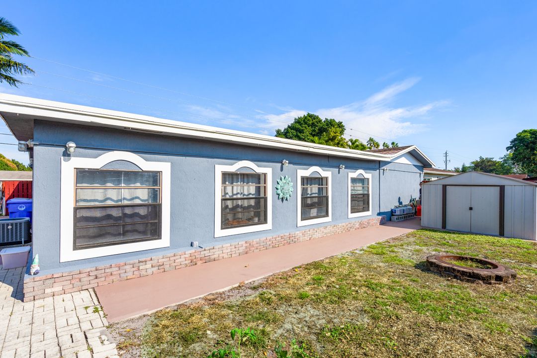 For Sale: $475,000 (3 beds, 2 baths, 2184 Square Feet)