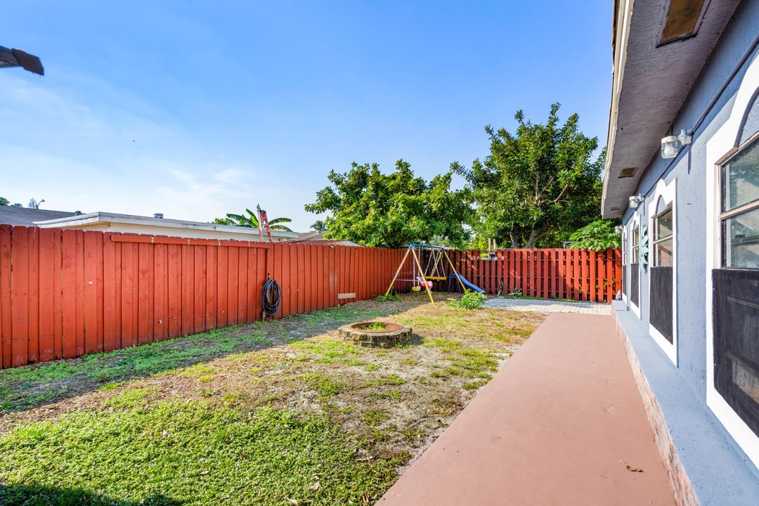 For Sale: $475,000 (3 beds, 2 baths, 2184 Square Feet)