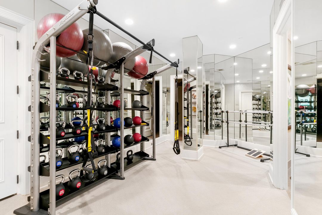 Active With Contract: $7,995,000 (4 beds, 3 baths, 5335 Square Feet)