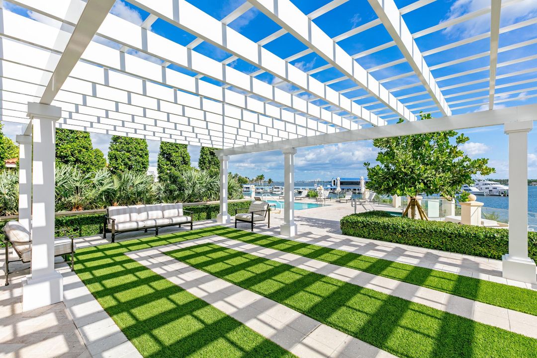 Active With Contract: $7,995,000 (4 beds, 3 baths, 5335 Square Feet)