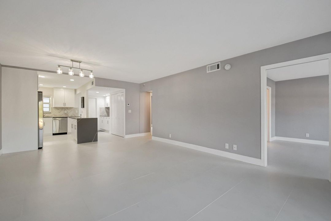 For Sale: $559,000 (2 beds, 2 baths, 1143 Square Feet)