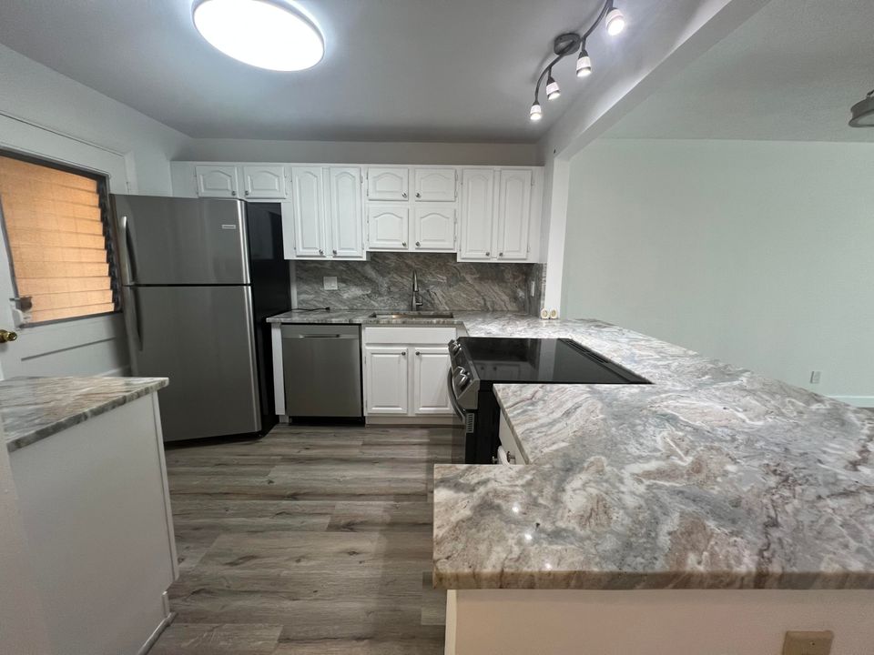 For Sale: $308,000 (3 beds, 2 baths, 1200 Square Feet)