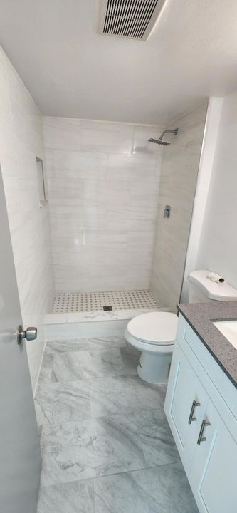 For Rent: $2,300 (2 beds, 2 baths, 1099 Square Feet)