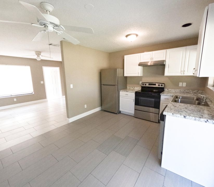 For Rent: $2,250 (3 beds, 2 baths, 1005 Square Feet)