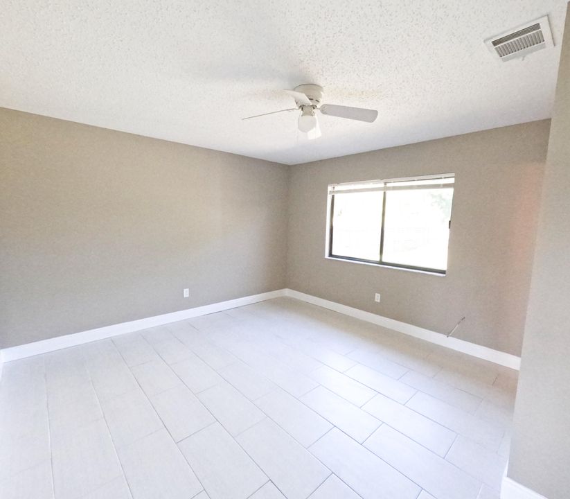 For Rent: $2,250 (3 beds, 2 baths, 1005 Square Feet)