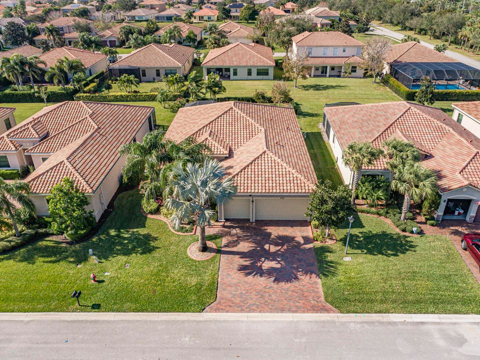 For Sale: $597,000 (3 beds, 3 baths, 2455 Square Feet)