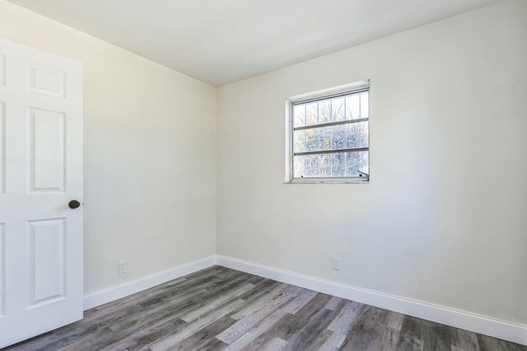 For Sale: $349,000 (4 beds, 2 baths, 1132 Square Feet)