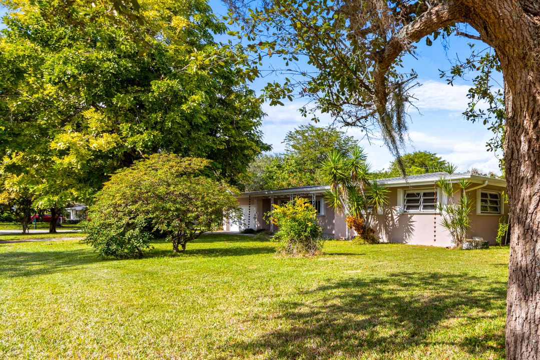 For Sale: $1,100,000 (3 beds, 2 baths, 1643 Square Feet)