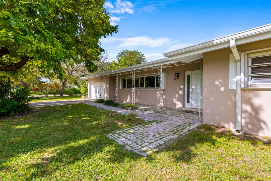 For Sale: $1,100,000 (3 beds, 2 baths, 1643 Square Feet)