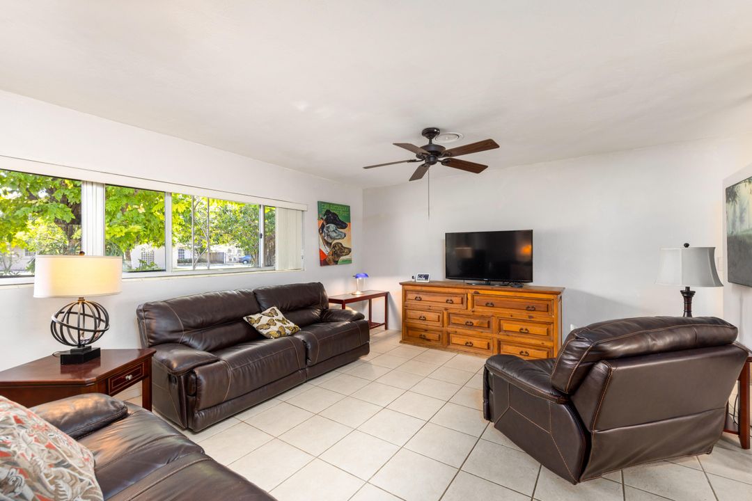 For Sale: $1,100,000 (3 beds, 2 baths, 1643 Square Feet)