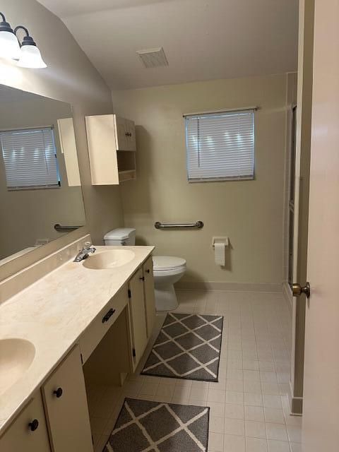 For Rent: $2,400 (2 beds, 2 baths, 1116 Square Feet)