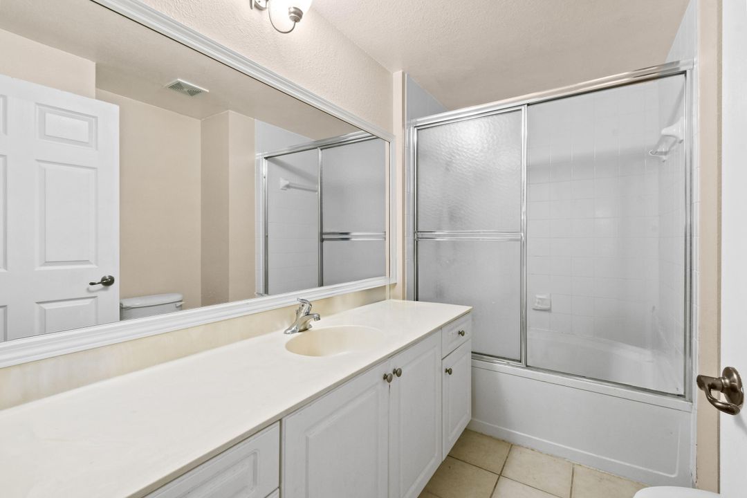 For Rent: $2,800 (2 beds, 2 baths, 1356 Square Feet)