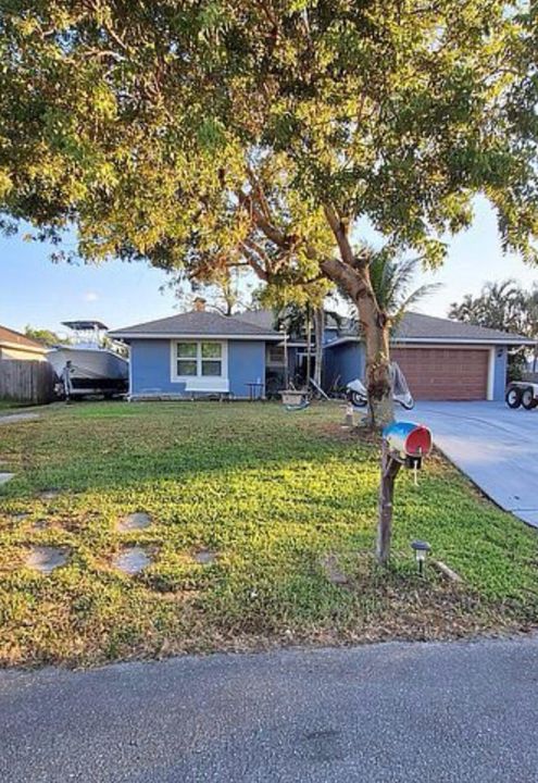 For Sale: $677,999 (3 beds, 2 baths, 2067 Square Feet)