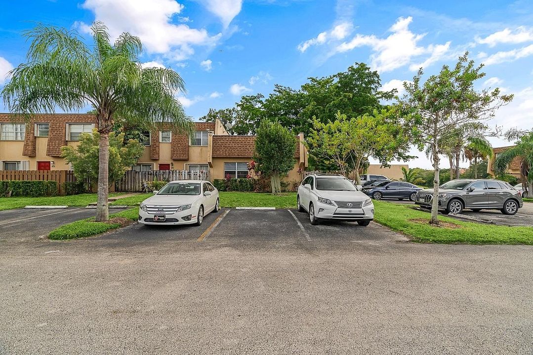 En Venta: $249,000 (2 camas, 2 baños, 1015 Pies cuadrados)