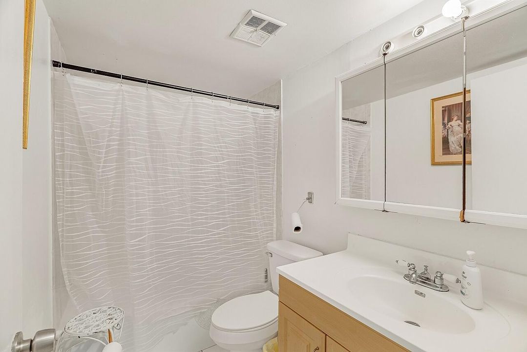 En Venta: $249,000 (2 camas, 2 baños, 1015 Pies cuadrados)