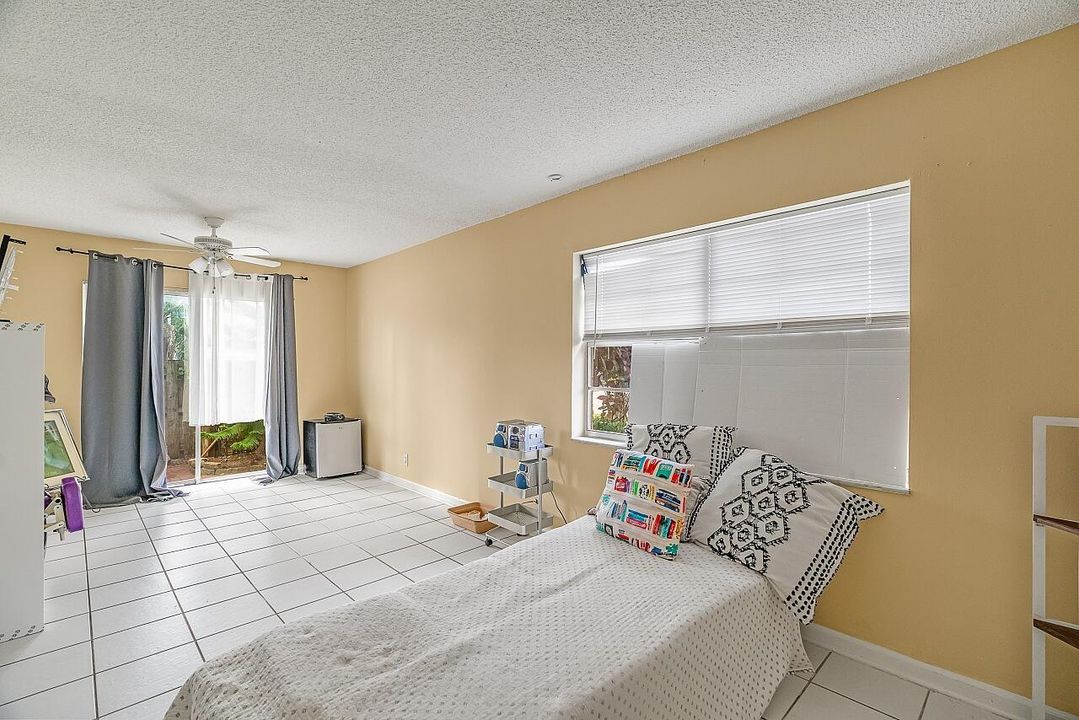 En Venta: $249,000 (2 camas, 2 baños, 1015 Pies cuadrados)