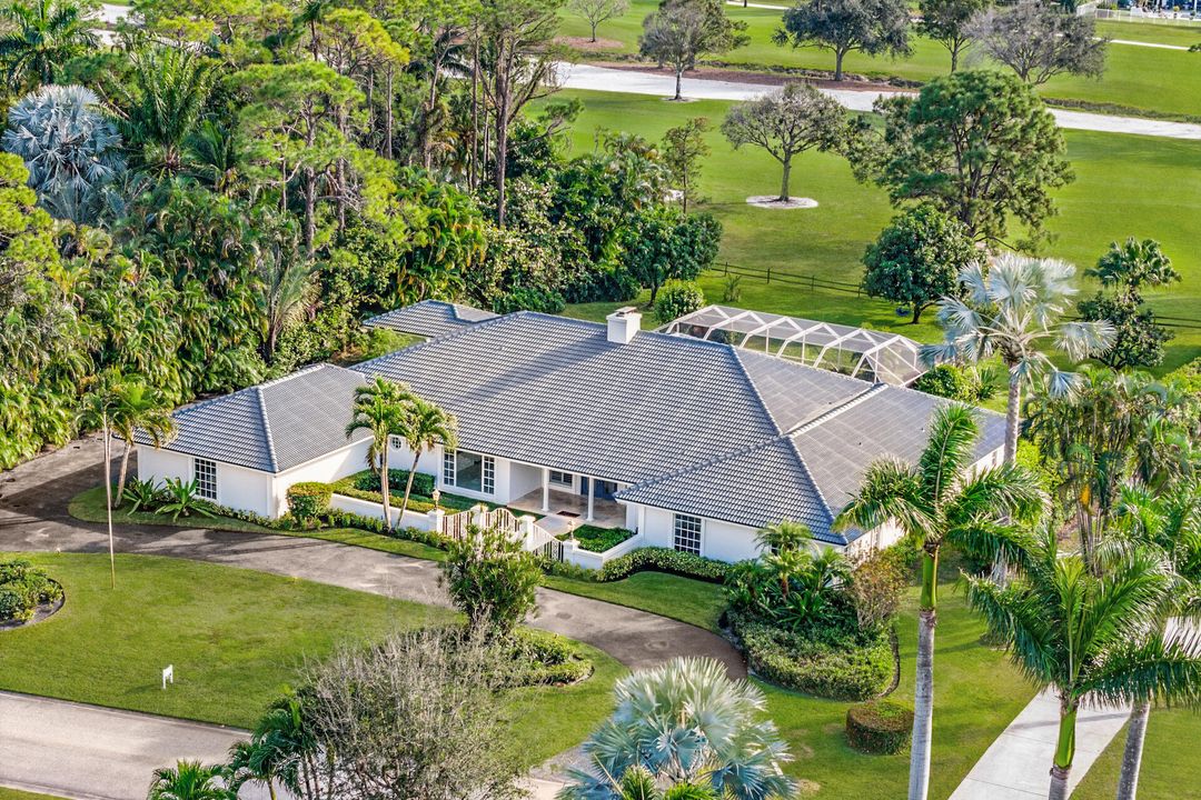 最近售出: $1,599,000 (4 贝兹, 4 浴室, 5204 平方英尺)