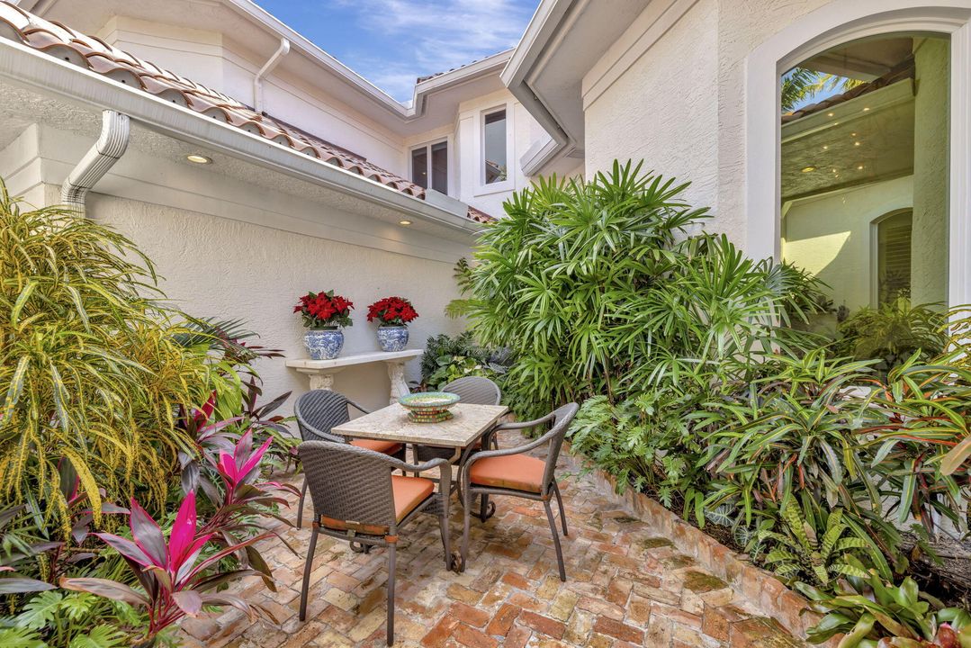 For Sale: $5,200,000 (5 beds, 6 baths, 5828 Square Feet)