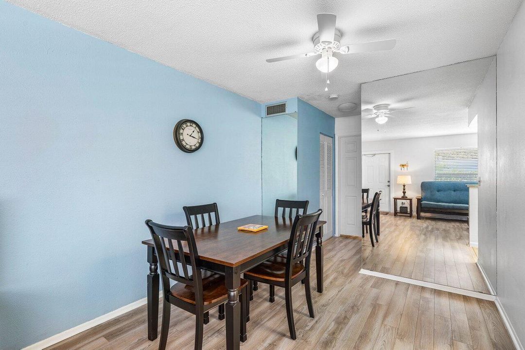 合同活跃: $125,000 (1 贝兹, 1 浴室, 696 平方英尺)