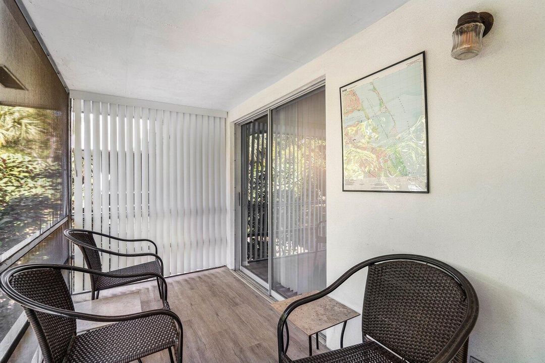 合同活跃: $125,000 (1 贝兹, 1 浴室, 696 平方英尺)