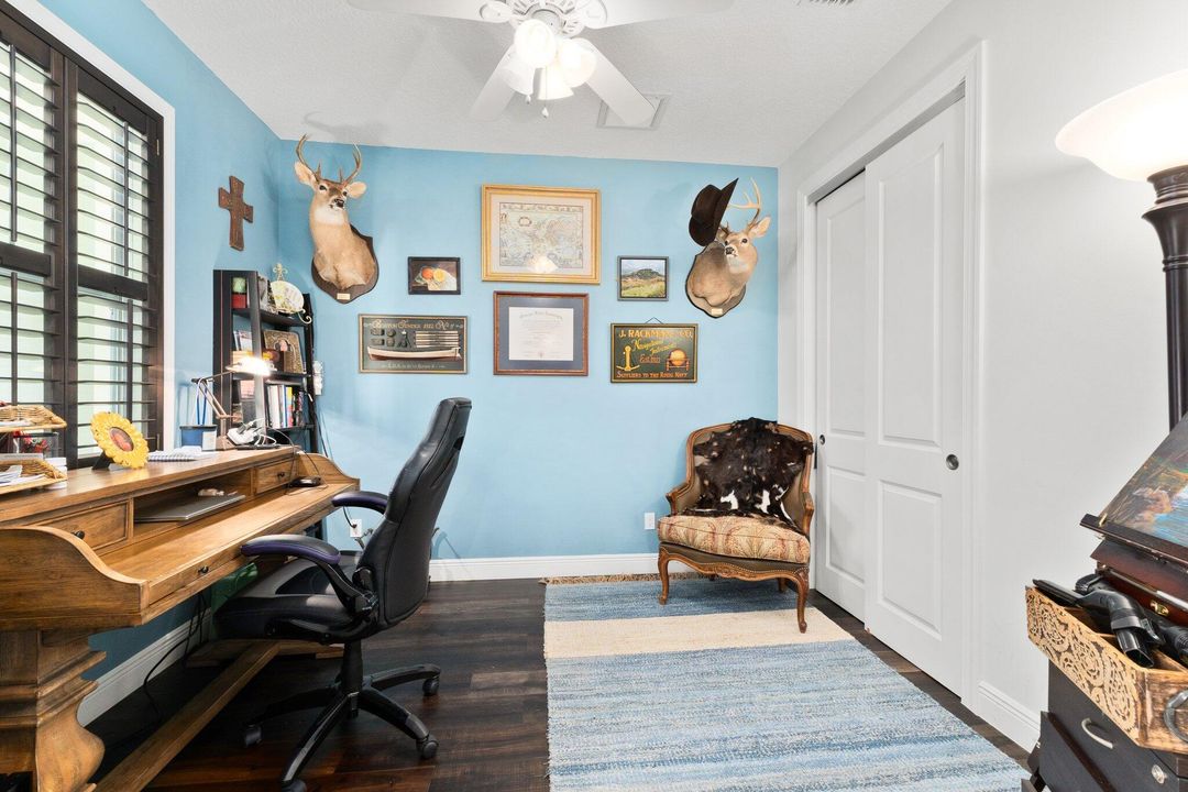 Под контрактом: $569,900 (4 спален, 2 ванн, 1654 Квадратных фут)