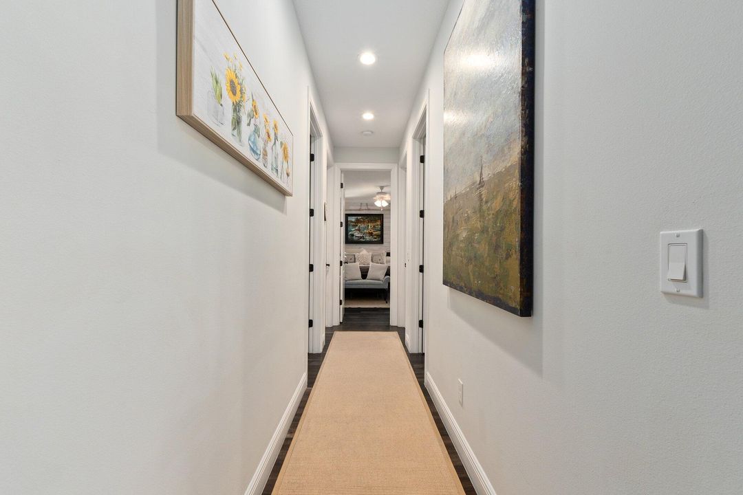 Под контрактом: $569,900 (4 спален, 2 ванн, 1654 Квадратных фут)