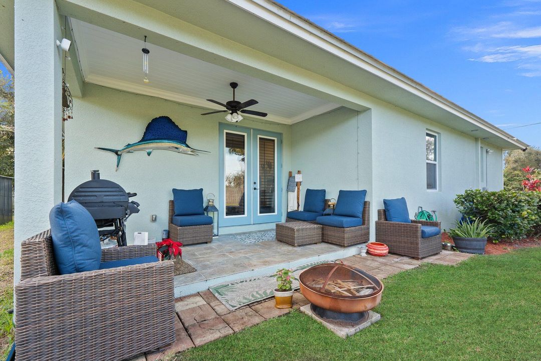 Под контрактом: $569,900 (4 спален, 2 ванн, 1654 Квадратных фут)