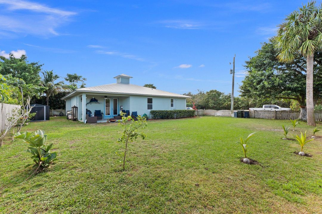 Под контрактом: $569,900 (4 спален, 2 ванн, 1654 Квадратных фут)