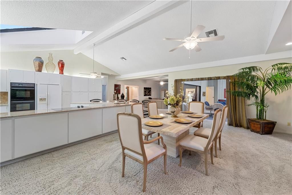 В аренду: $5,900 (2 спален, 2 ванн, 2955 Квадратных фут)