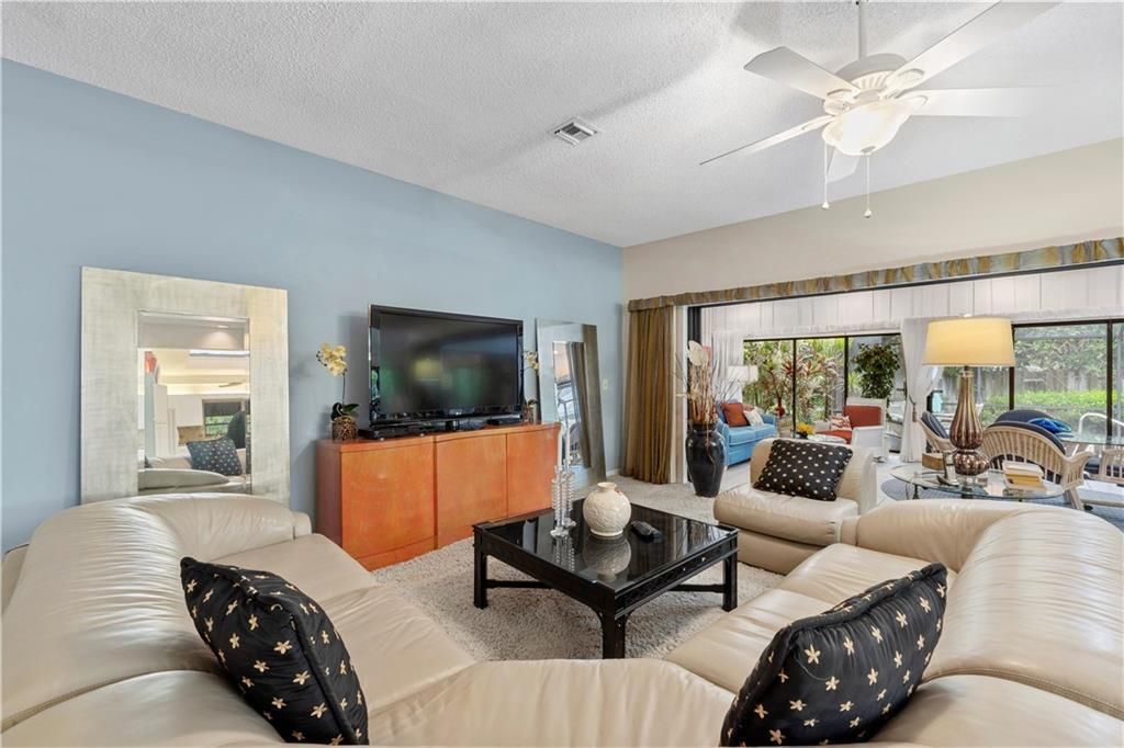 В аренду: $5,900 (2 спален, 2 ванн, 2955 Квадратных фут)